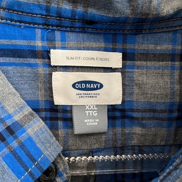 Old Navy Men’s plaid button down shirt - Picture 3 of 3